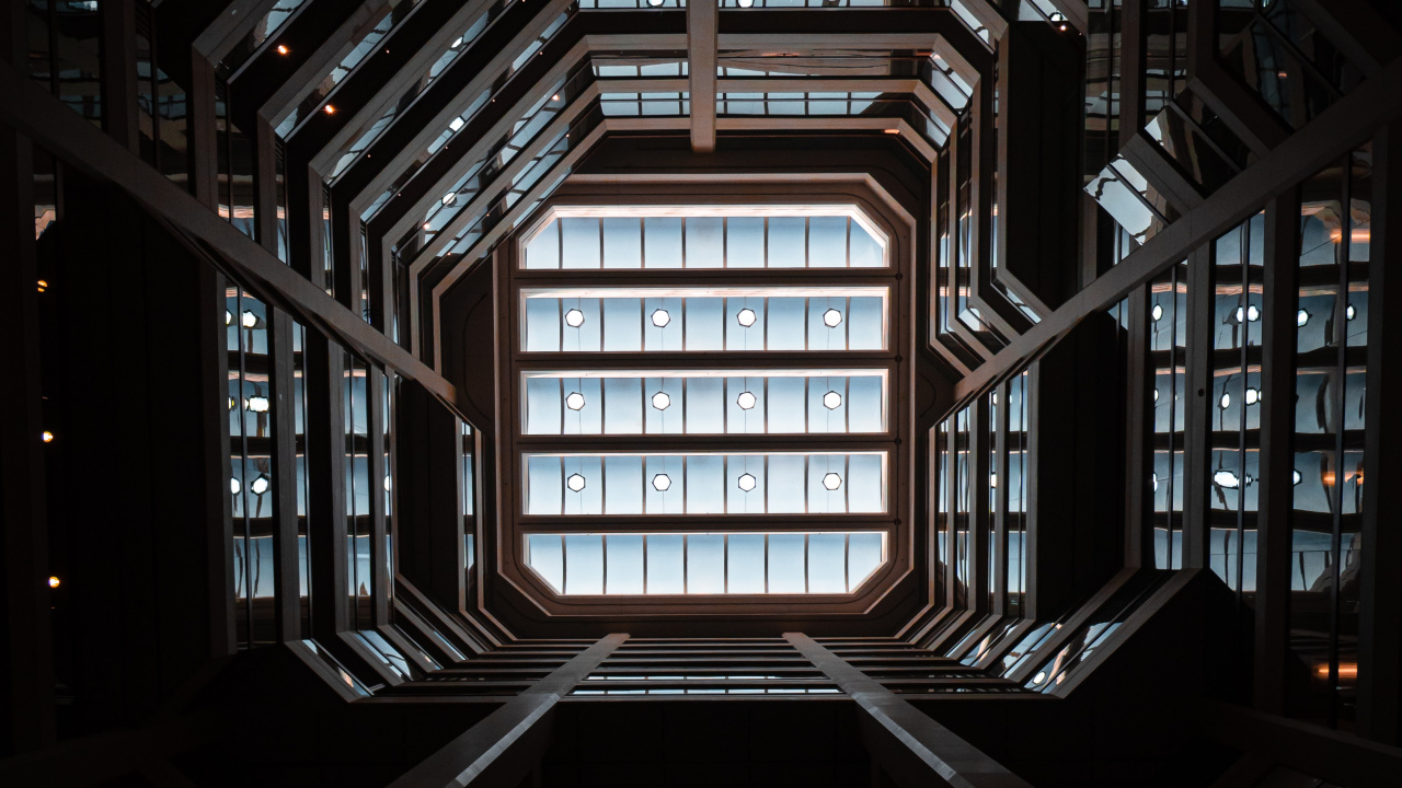 Обои темнота, ночь, свет, симметрия, лестница в разрешении 1280x720