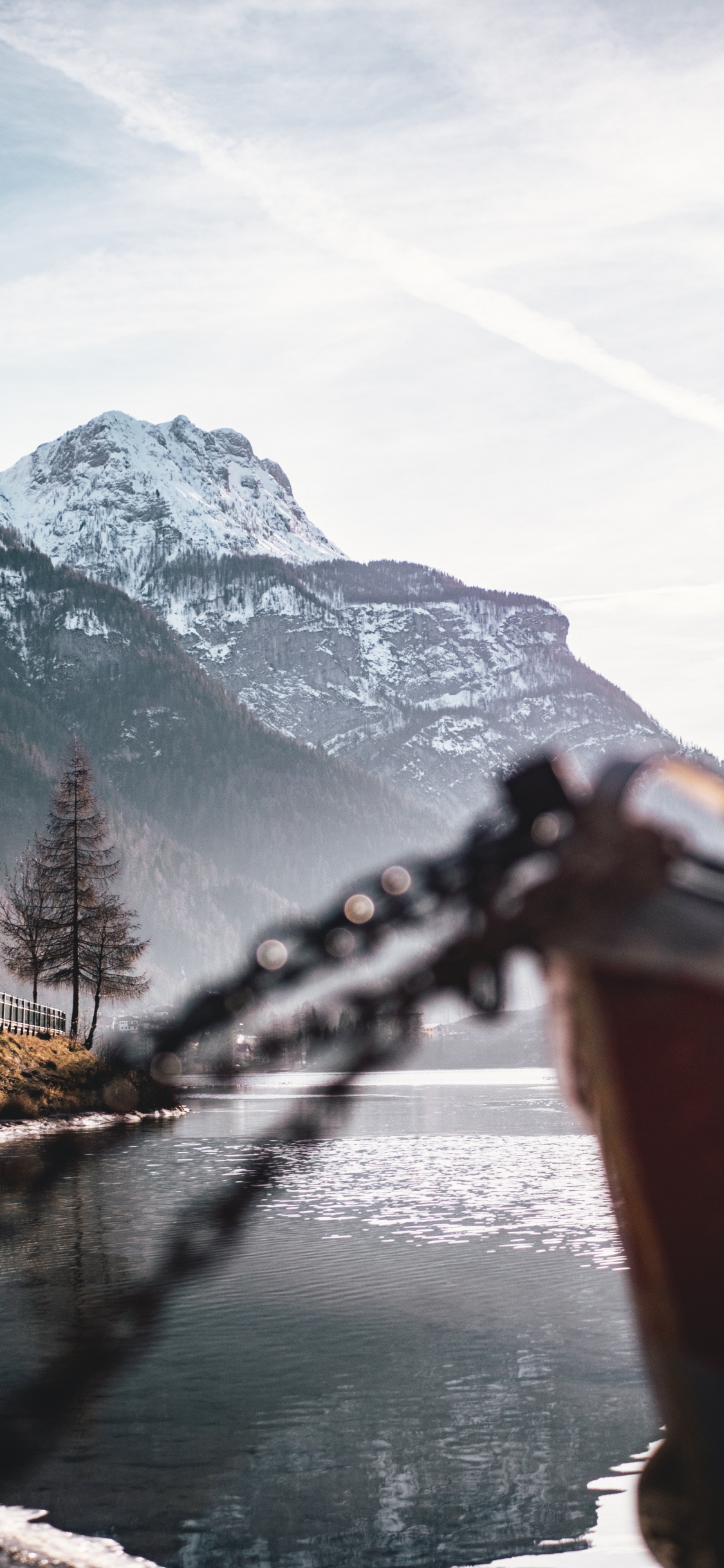 Обои гора, вода, горный рельеф, природный ландшафт, снег в разрешении 1125x2436