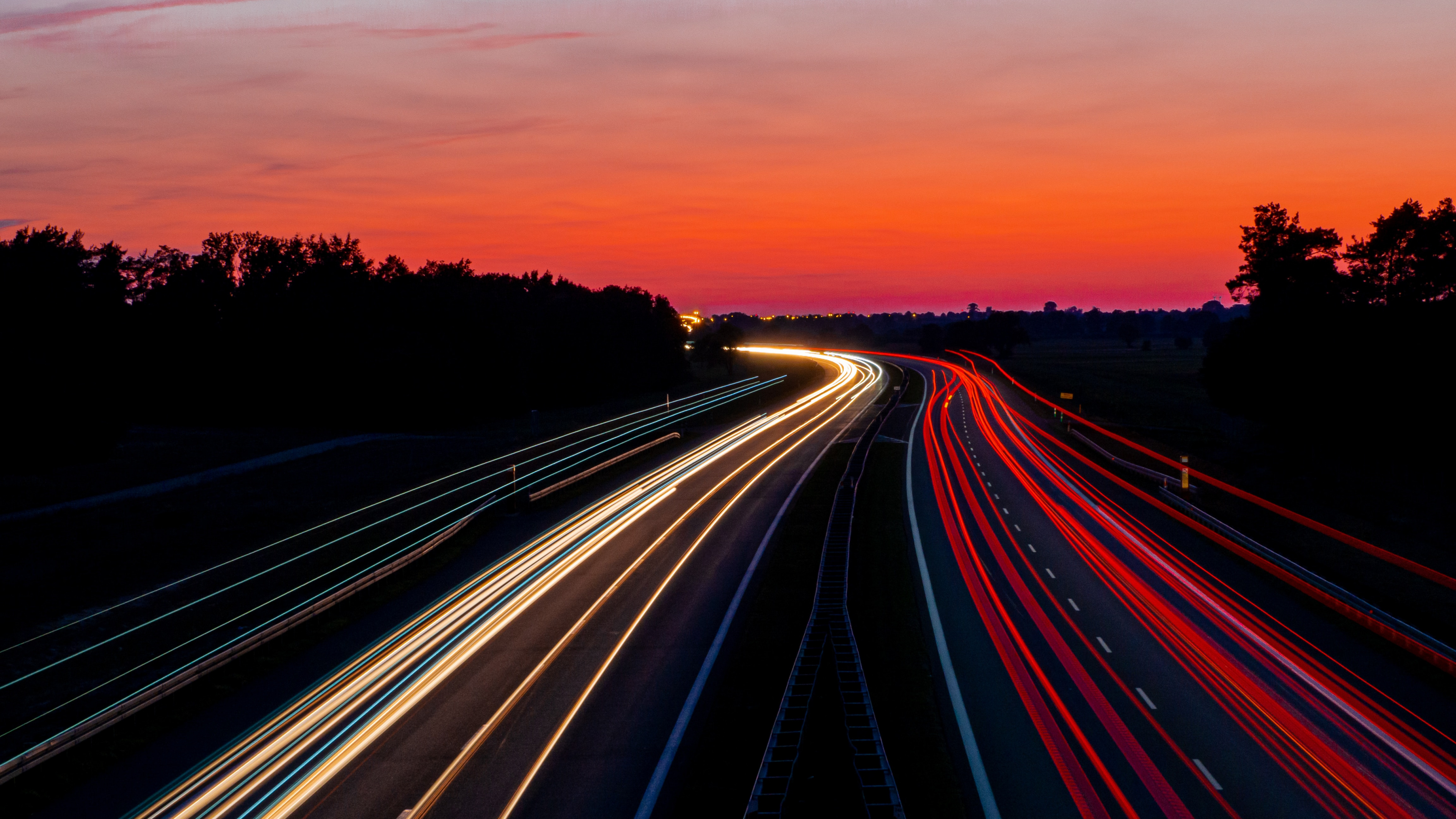 Обои дорога, магистраль, автострада, красный цвет, горизонт в разрешении 3840x2160