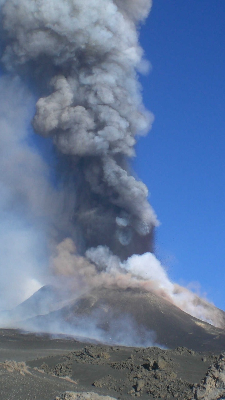 Обои Этна, стратовулкан, вулкан, типы вулканических извержений, купол лавы в разрешении 720x1280