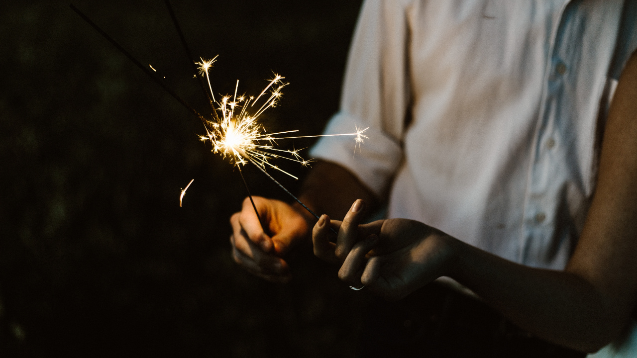 Обои канун Нового года, Новый год, бенгальский огонь, салют, дивали в разрешении 1280x720