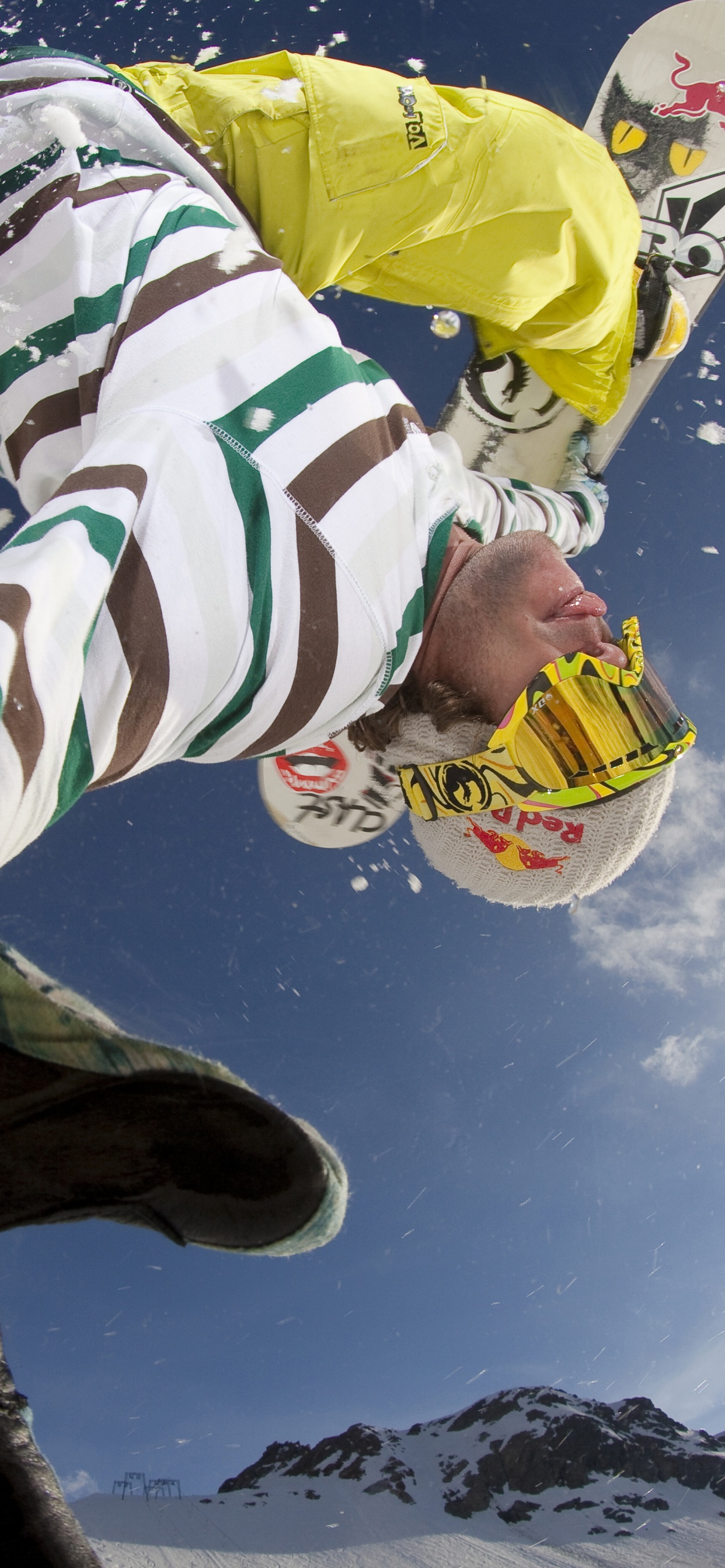 Обои сноуборд, снег, экстремальный вид спорта, зимний спорт, приключения в разрешении 1242x2688