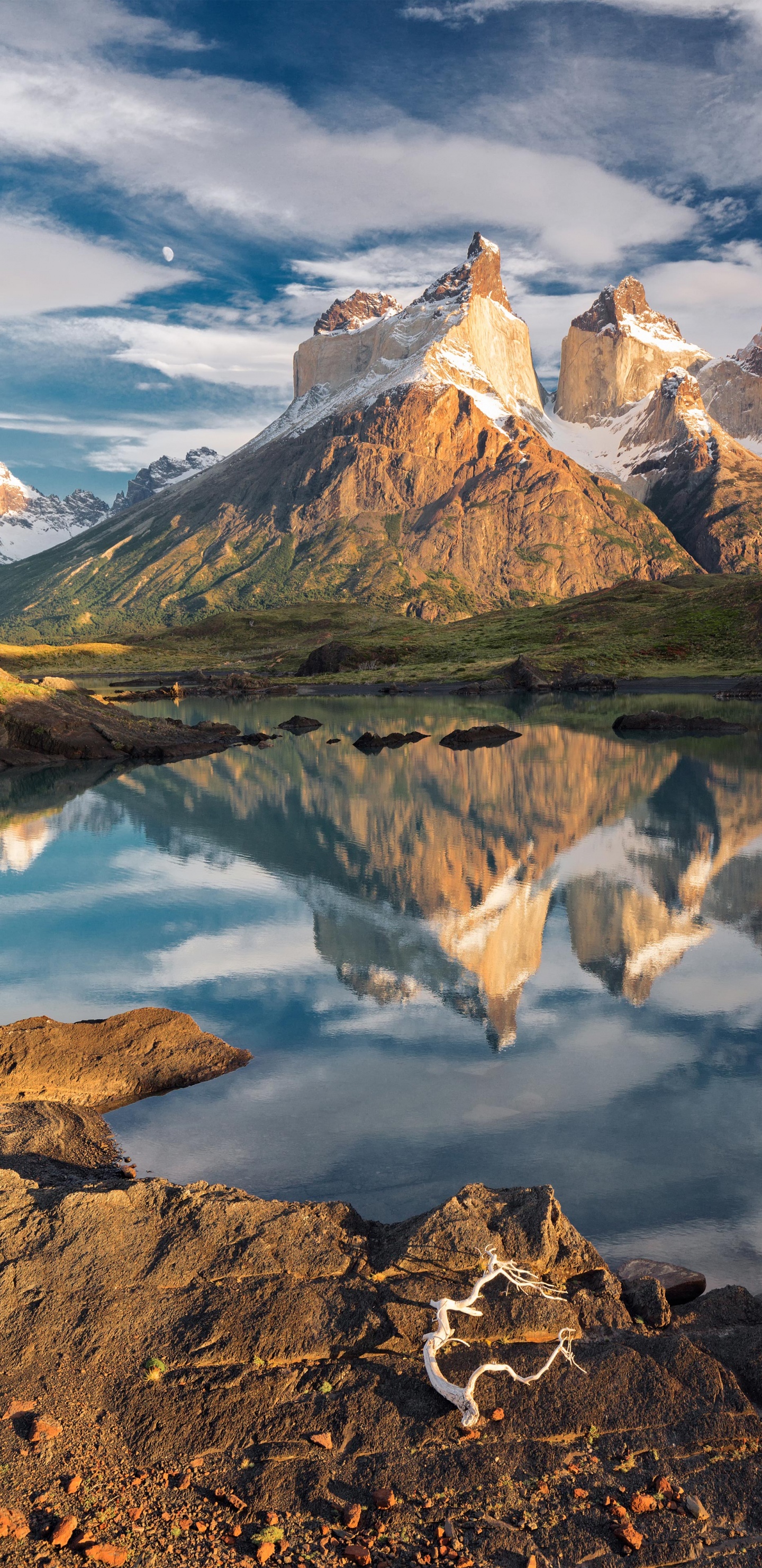 Обои отражение, Патагония, облако, вода, гора в разрешении 1440x2960