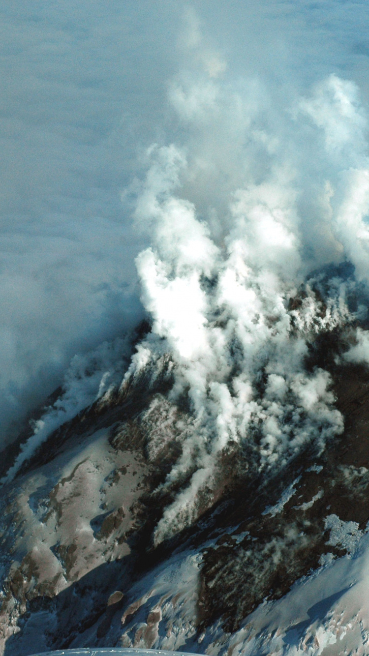 Обои хребет, вулкан, лава, горный хребет, стратовулкан в разрешении 750x1334