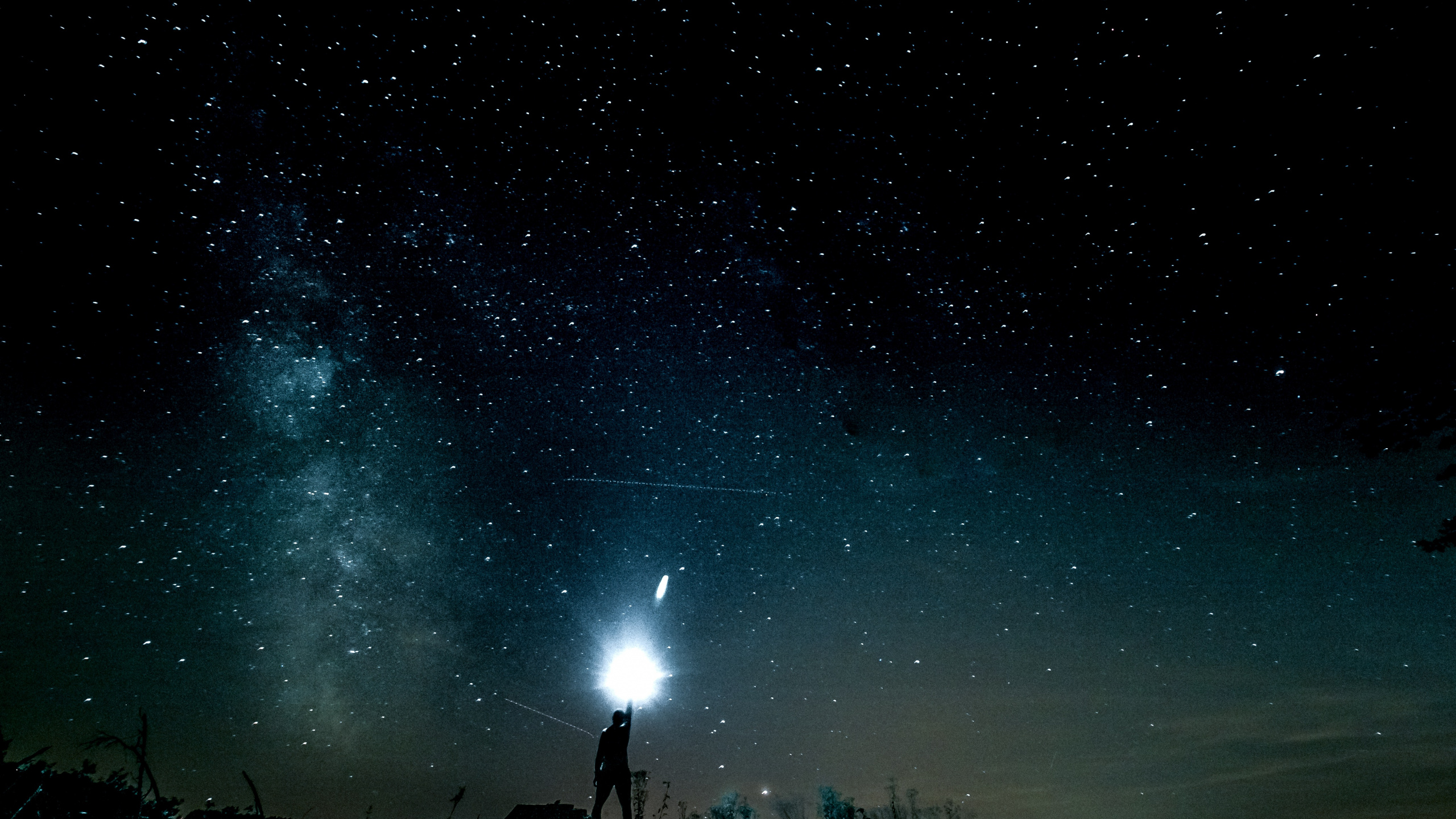 Обои ночь, атмосфера, астрономический объект, звезда, космическое пространство в разрешении 2560x1440