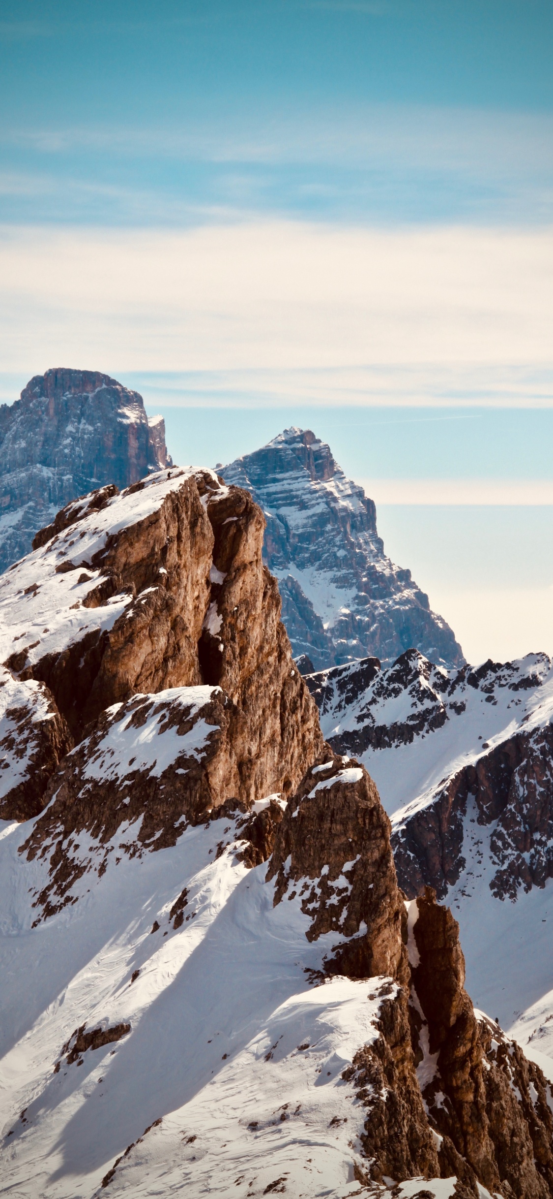 Обои гора, горный хребет, горный рельеф, хребет, Альпы в разрешении 1125x2436