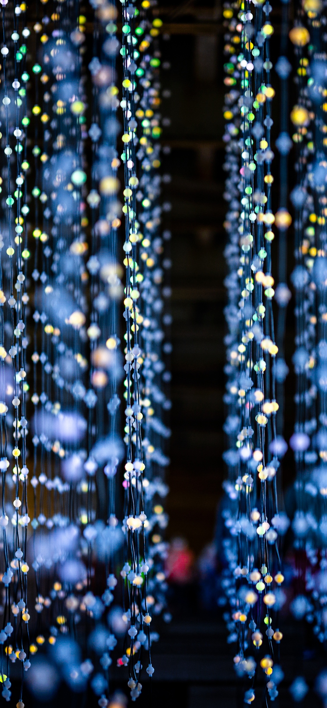 Обои Рождественские огни, узор, свет, вода, освещение в разрешении 1125x2436