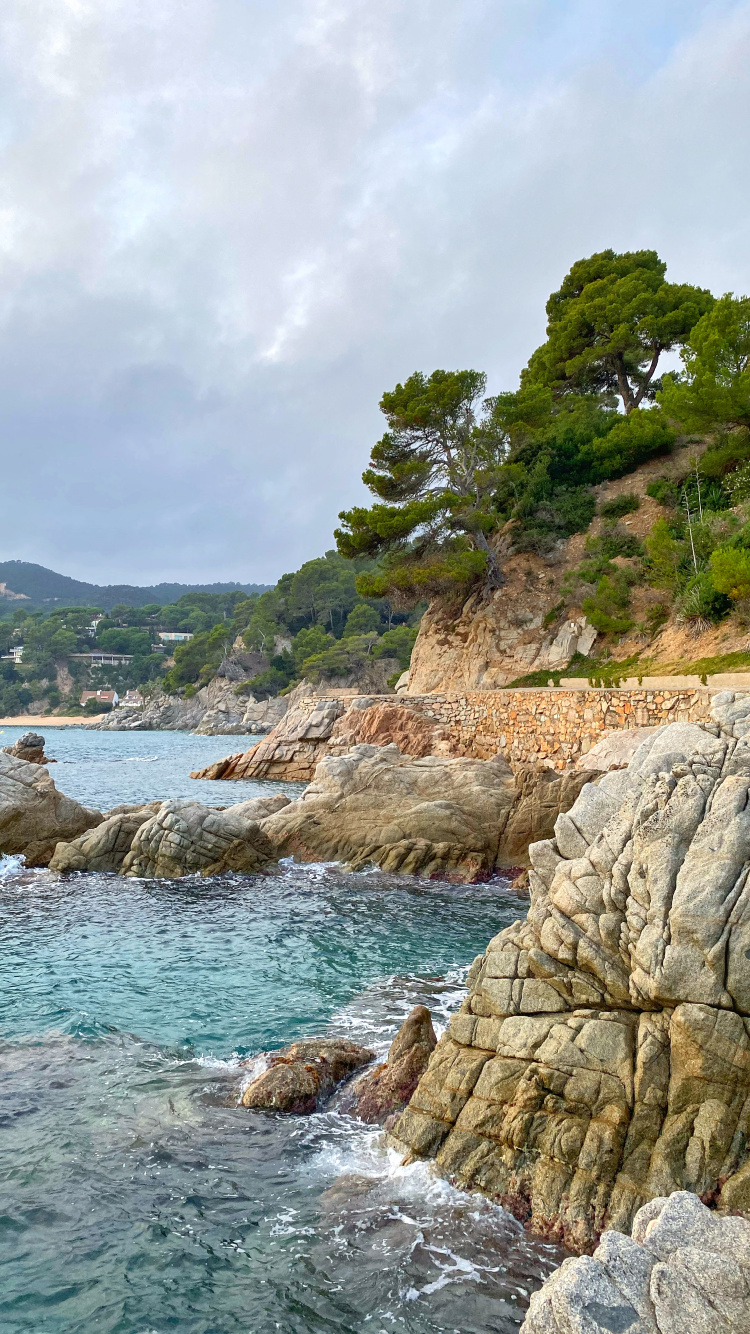 Обои побережье, водоем, гидроресурсы, рок, мыс в разрешении 750x1334