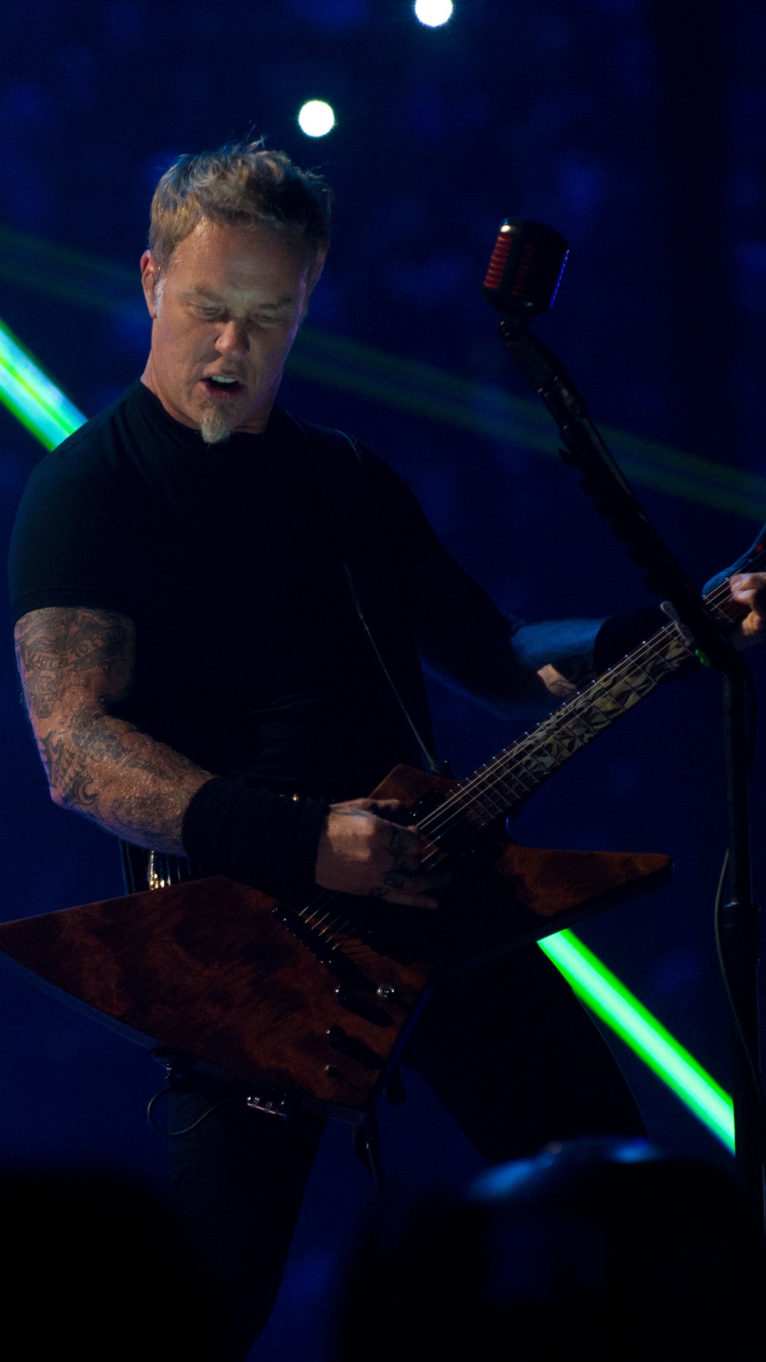 Обои Metallica через никогда, Джеймс Хэтфилд, Metallica, Представление, музыкант в разрешении 1080x1920
