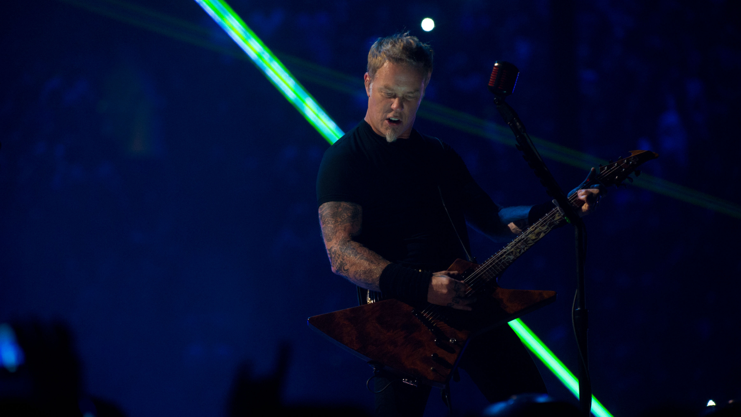 Обои Metallica через никогда, Джеймс Хэтфилд, Metallica, Представление, музыкант в разрешении 2560x1440