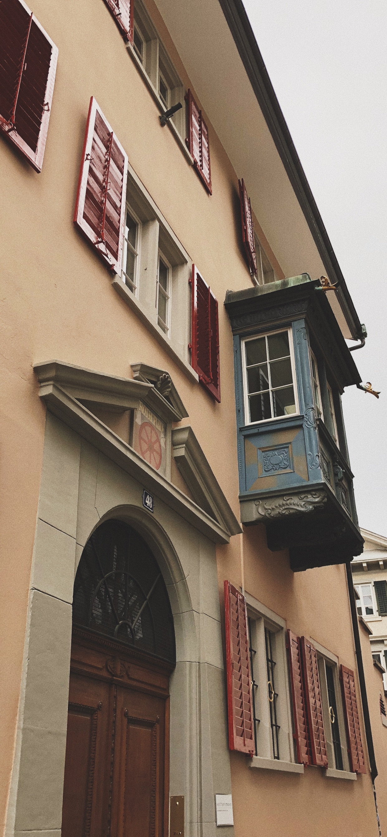 Обои Хаус, балкон, крыша, свойство, фасад в разрешении 1242x2688