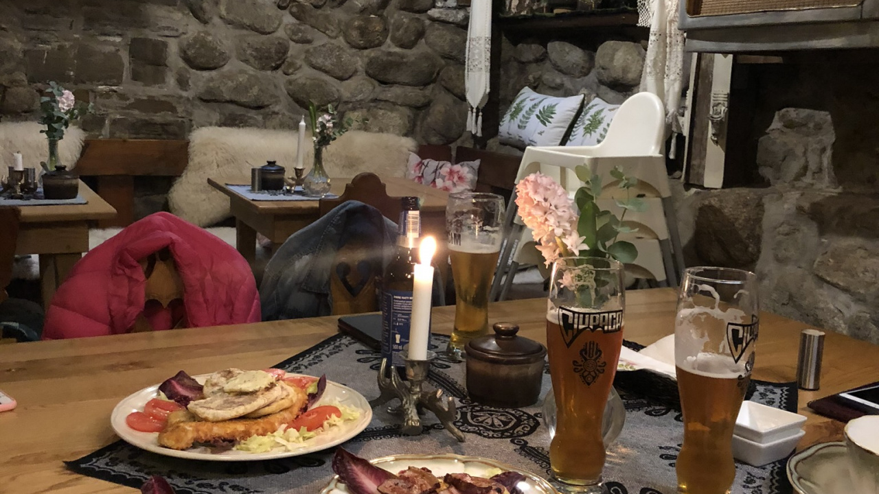 Обои завтрак, поздний завтрак, блюда, освещение, хлеб в разрешении 1280x720