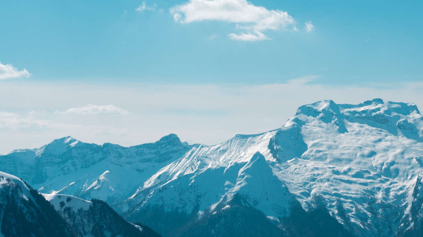 Обои камера, смартфон, андроид, облако, гора в разрешении 1366x768