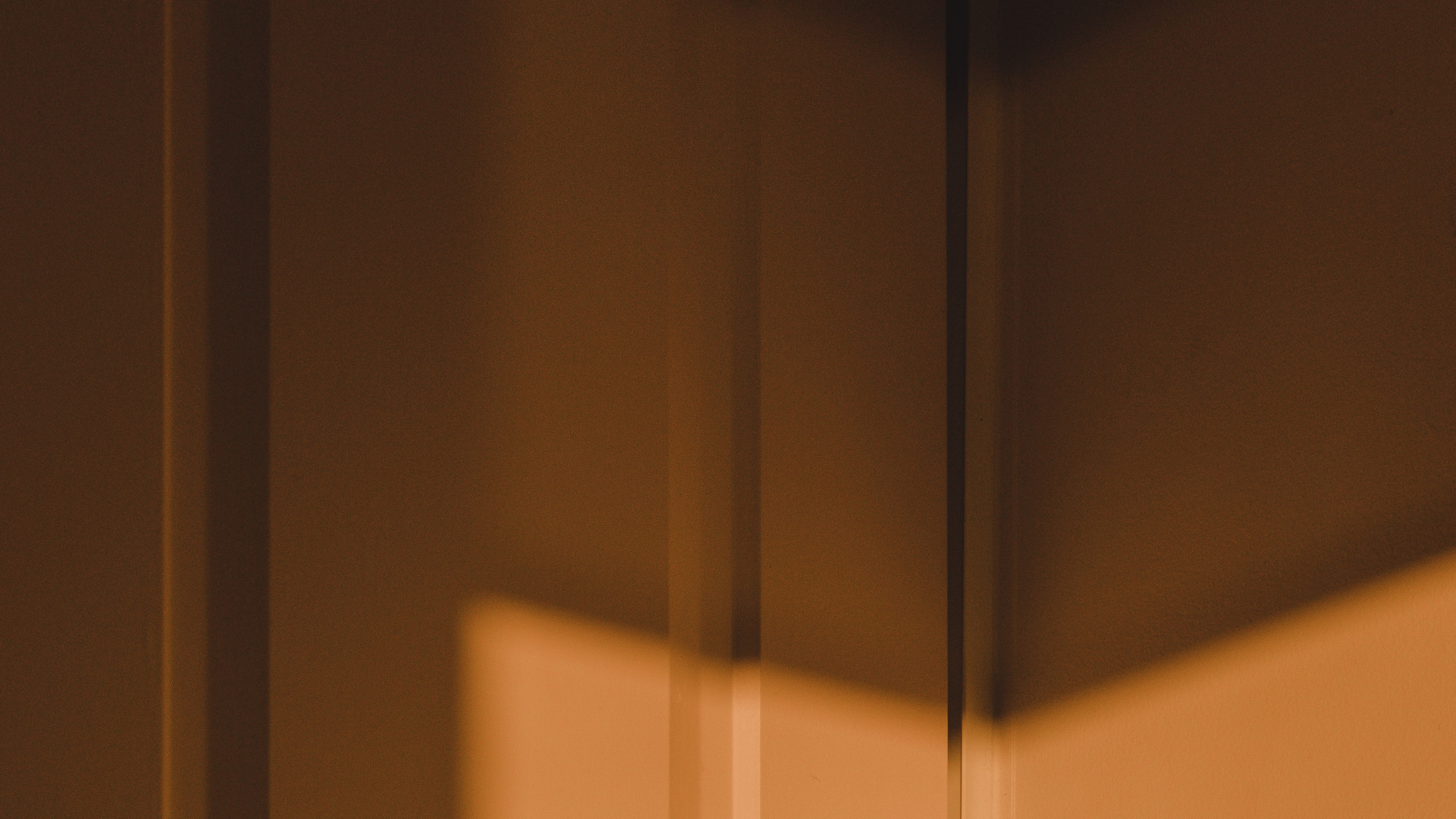 Обои дневное освещение, Апельсин, коричневый цвет, архитектура, морилка в разрешении 2560x1440