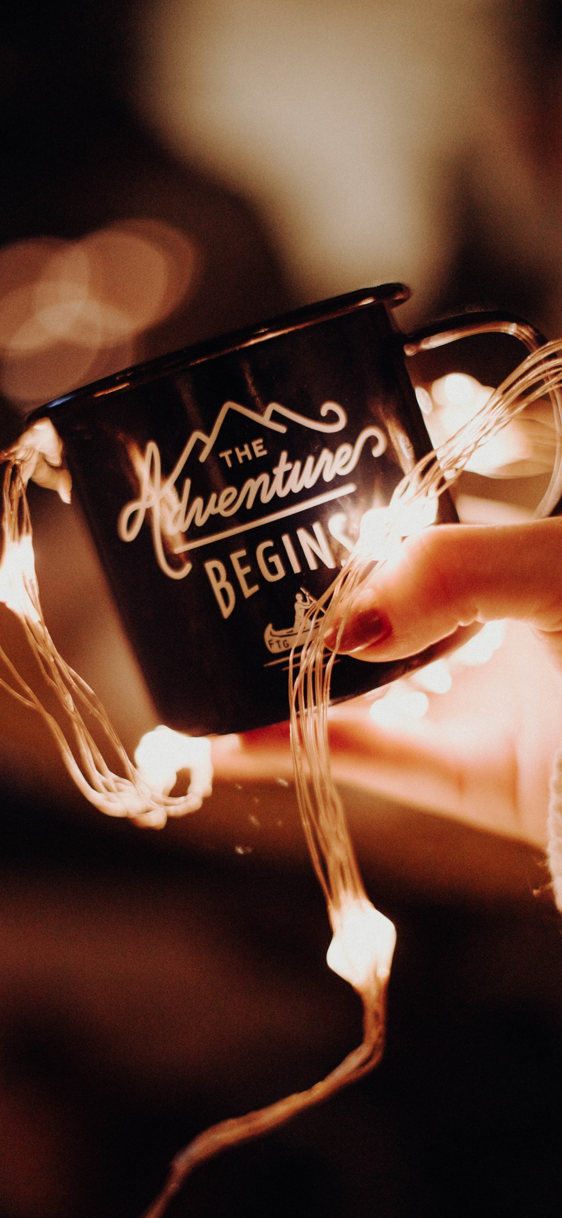 Обои тепло, посуда, видео, Хаус музыка, фильм в разрешении 1125x2436