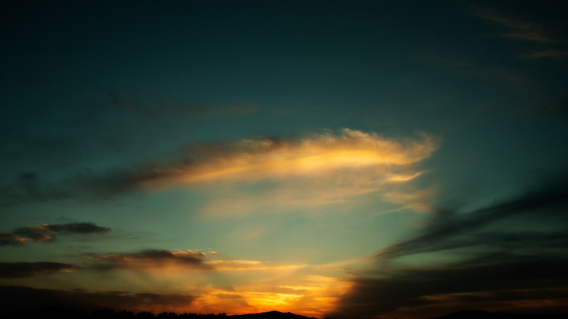 Обои закат, облако, послесвечение, горизонт, восход солнца в разрешении 1920x1080