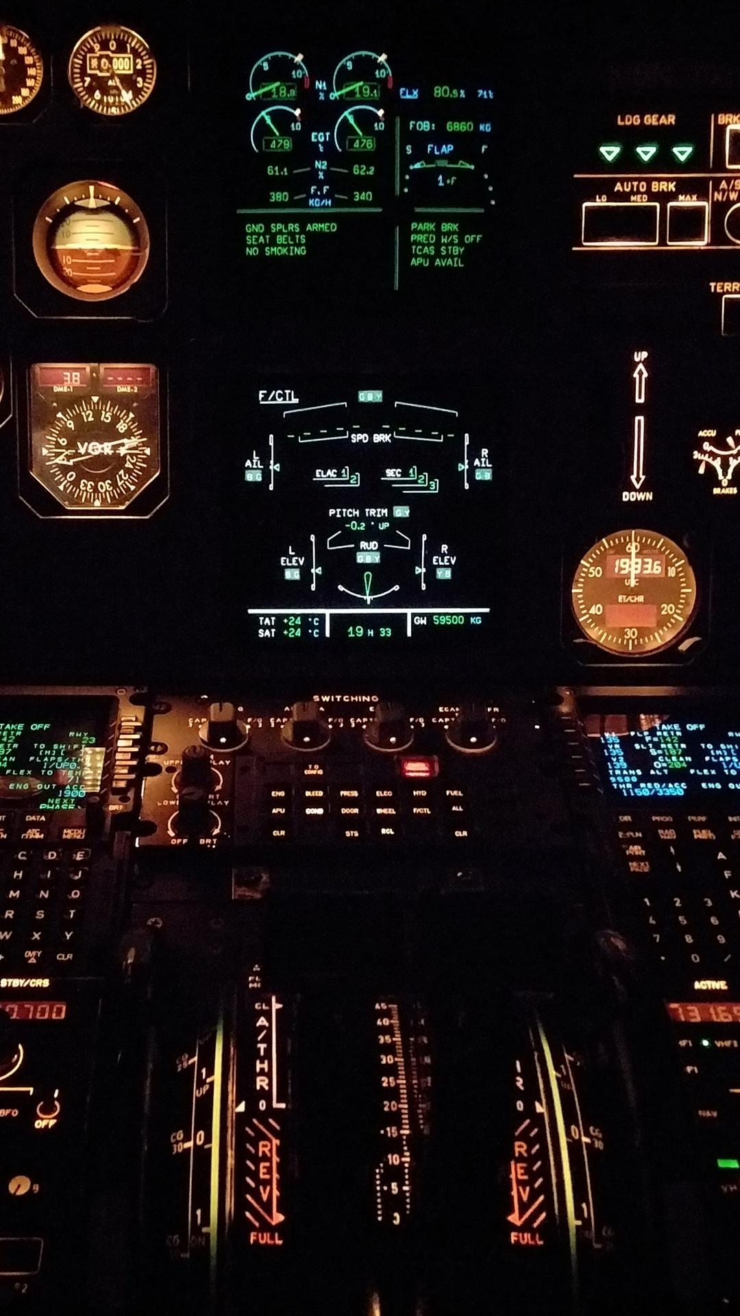 Обои электроника, кубрик, Пилотажные приборы, технологии, авто в разрешении 1080x1920