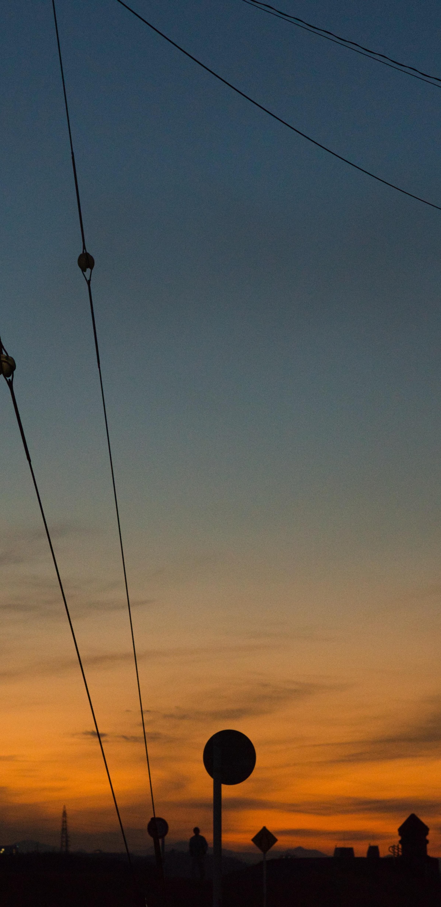 Обои облако, атмосфера, дневное время, инфраструктура, послесвечение в разрешении 1440x2960