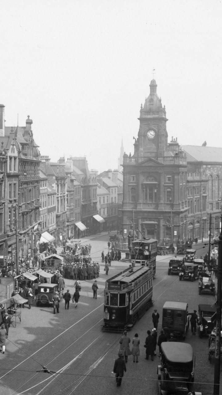 Обои метрополия, белые, черный, город, улица в разрешении 720x1280