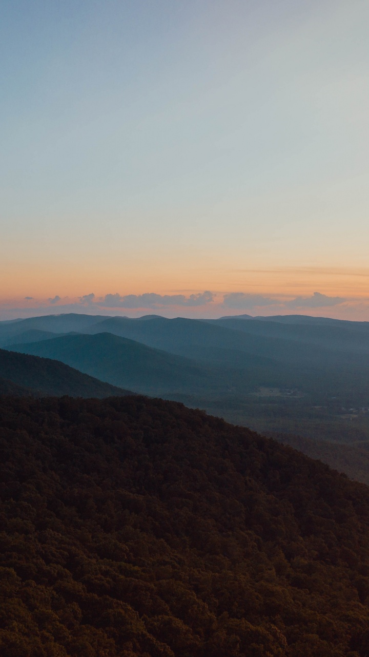 Обои облако, гора, хребет, силуэт, небо в разрешении 720x1280