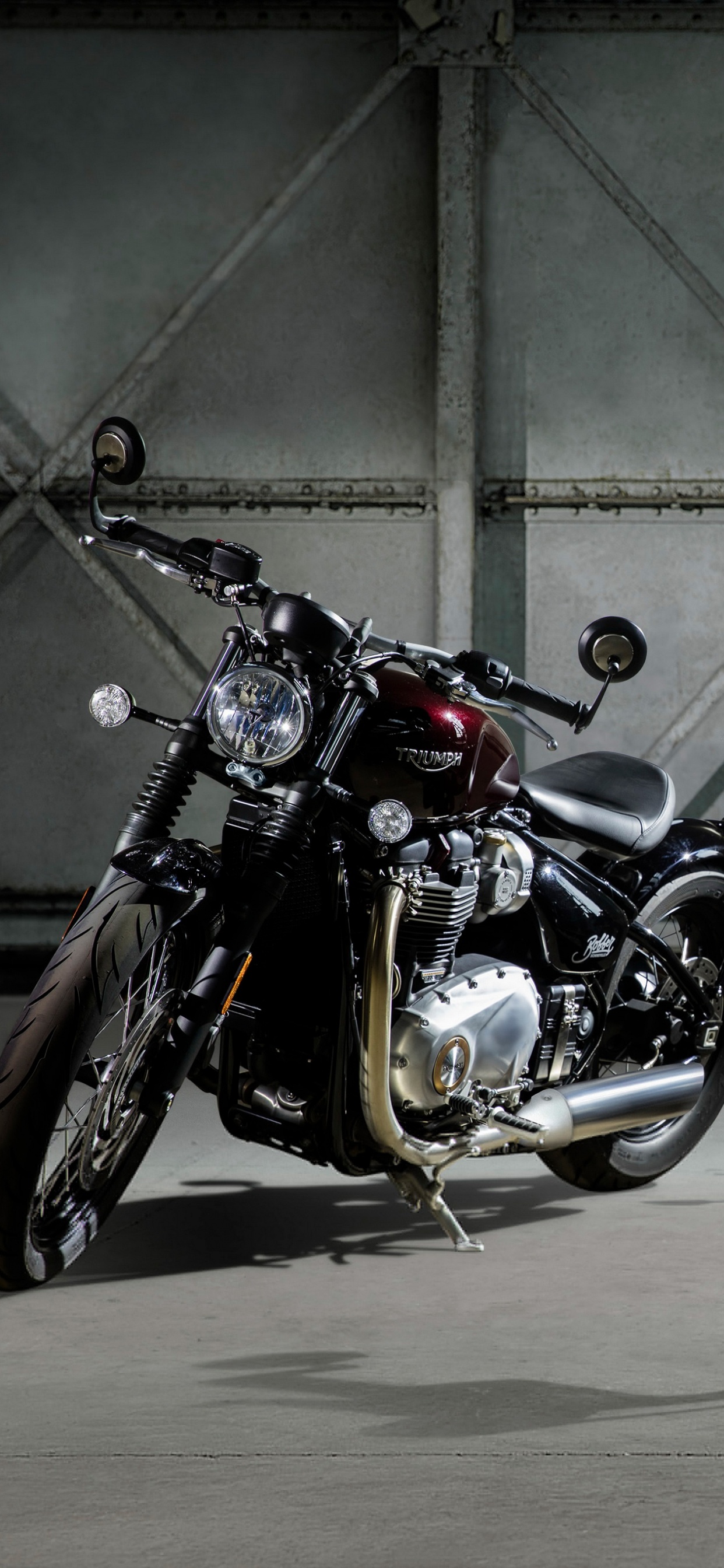 Обои triumph bonneville bobber, Мотоциклы Triumph, мотоцикл, поплавок, крейсер в разрешении 1242x2688