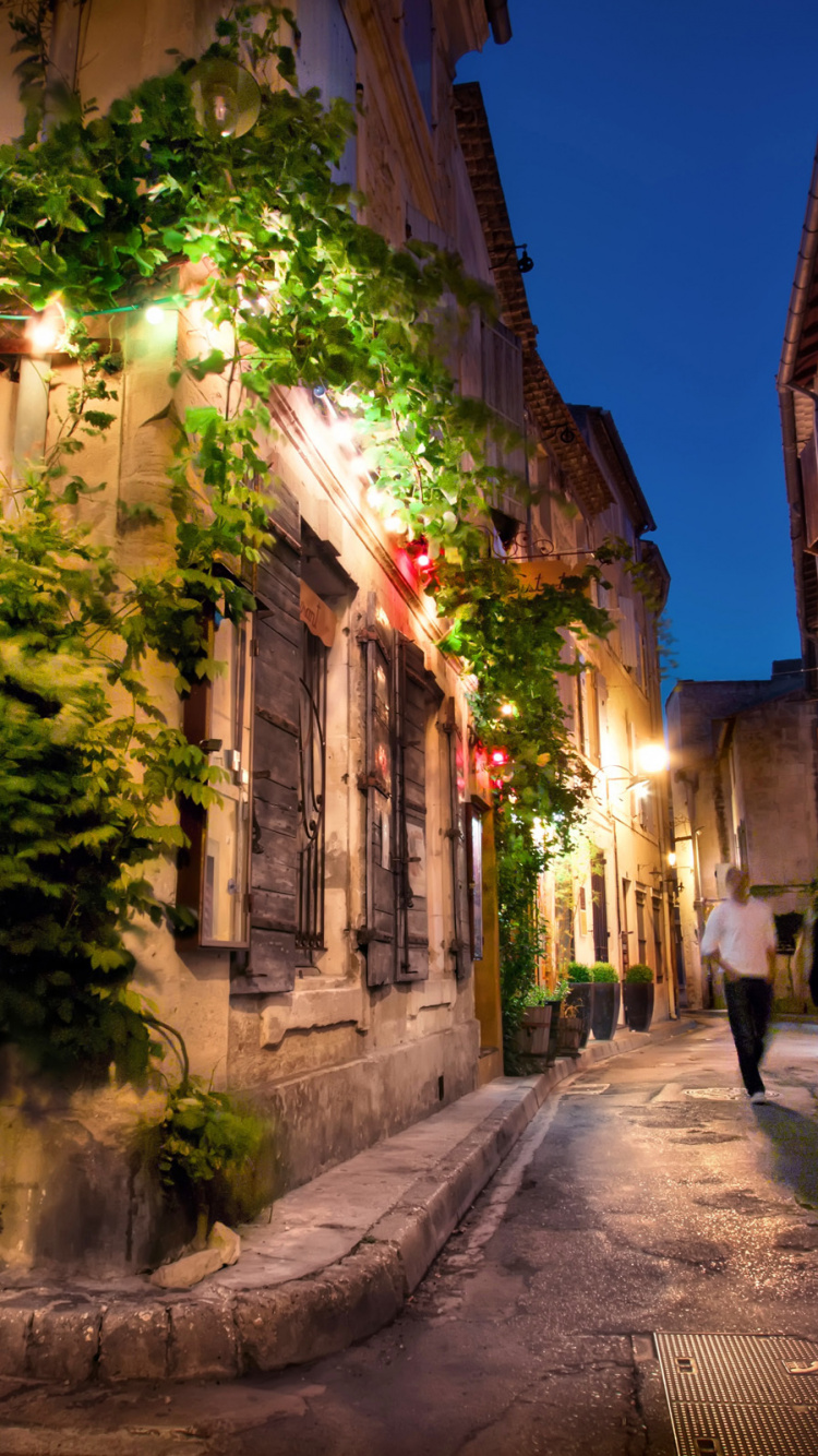 Обои улица, ночь, освещение, городок, дорога в разрешении 750x1334