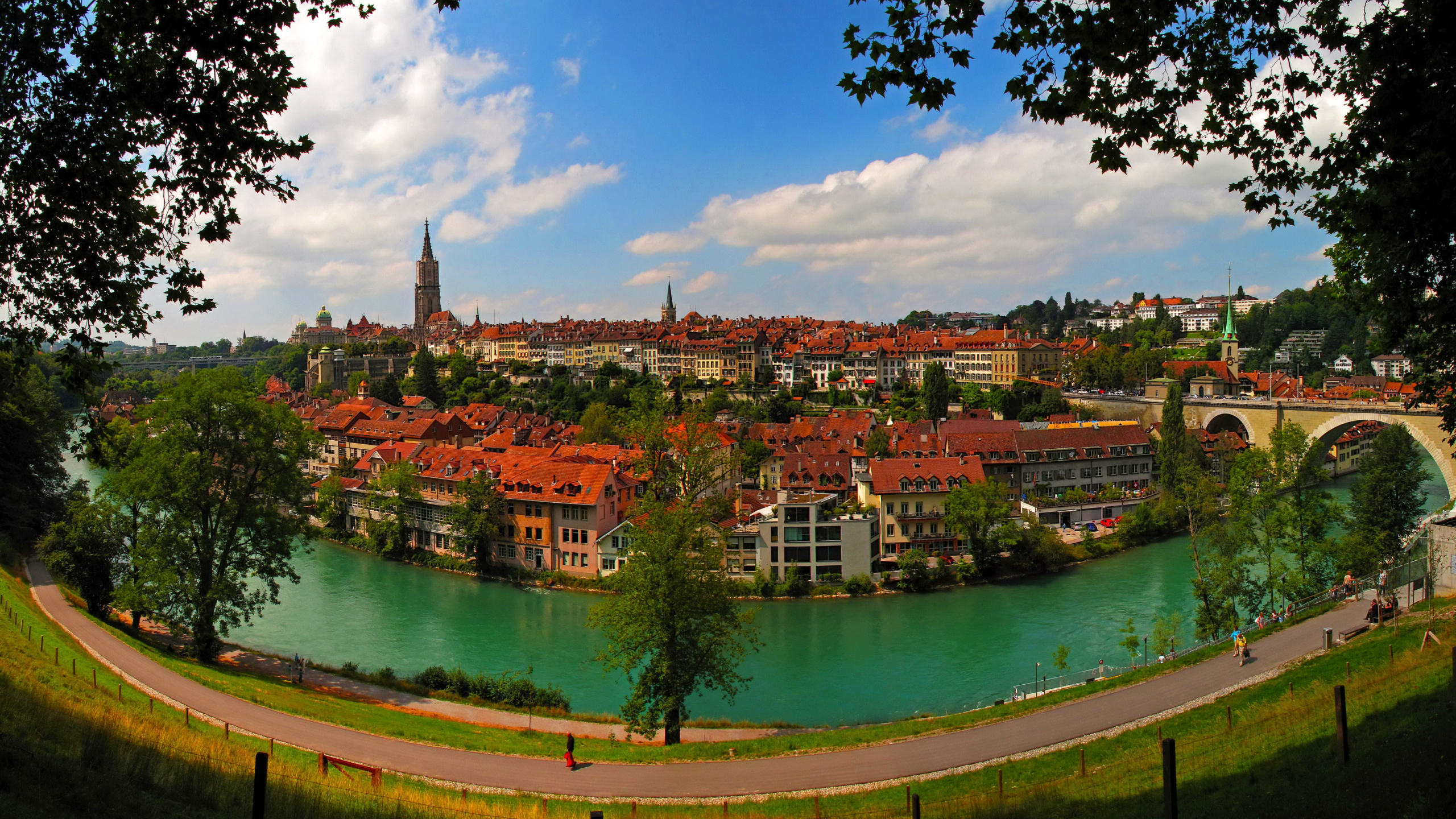 Обои природа, вода, панорама, городок, архитектура в разрешении 2560x1440