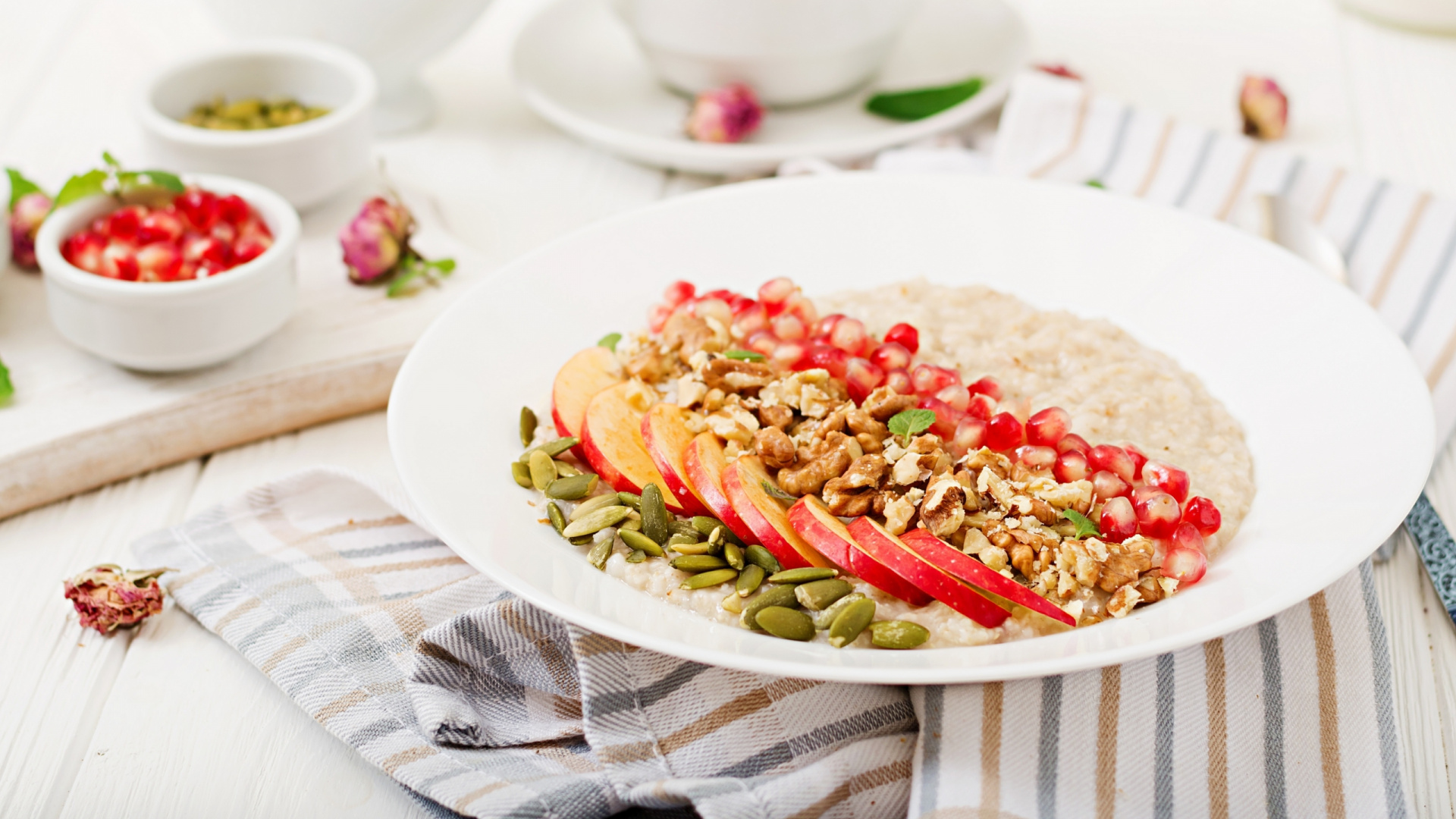 Обои блюда, овсяная каша, вегетарианская кухня, завтрак, яблоко в разрешении 1920x1080