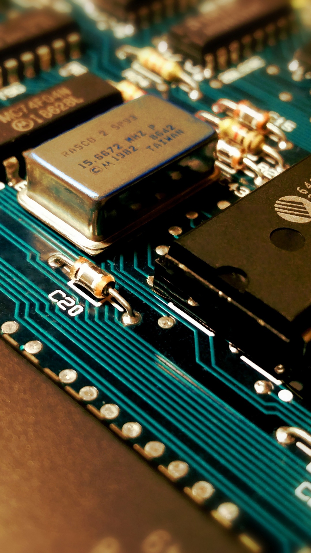 Обои материнская плата, электронная техника, компонент схема, электроника, технологии в разрешении 1080x1920