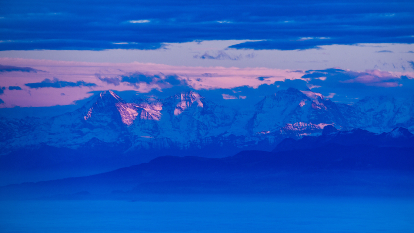 Обои Эйгер, синий, горный рельеф, гора, горный хребет в разрешении 1366x768