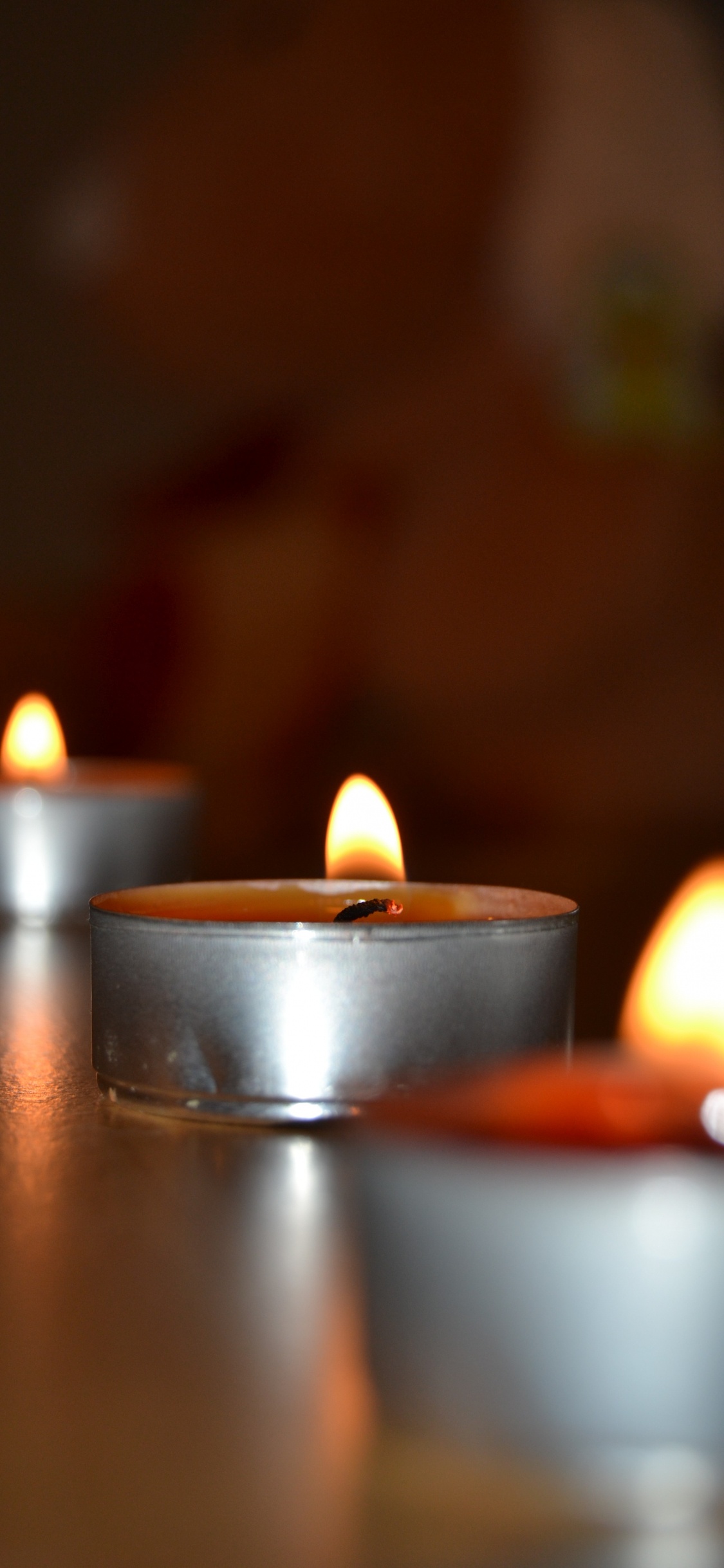 Обои свеча, освещение, свет, пламя, воск в разрешении 1125x2436