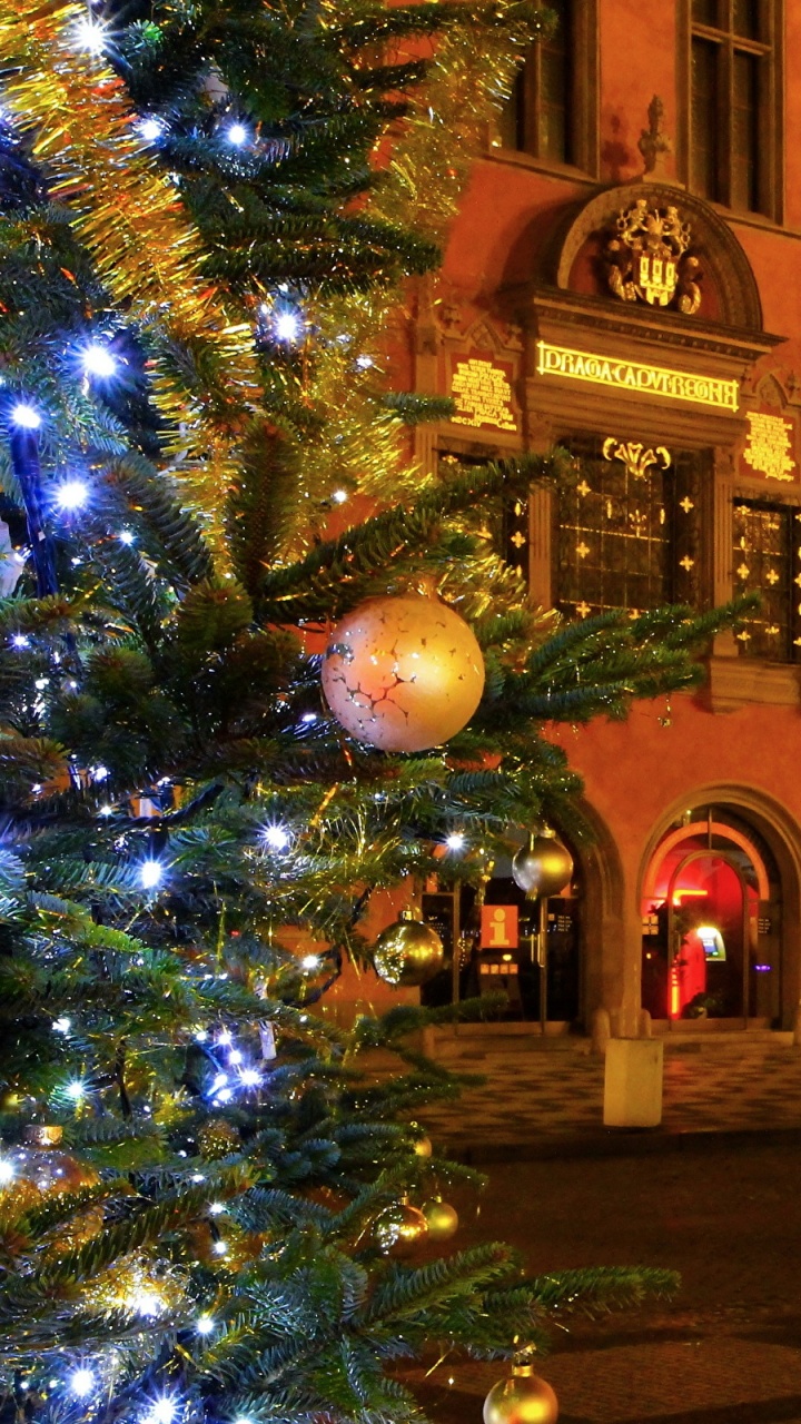 Обои пражские астрономические часы, Новый год, Рождественский день, Рождество, дерево в разрешении 720x1280