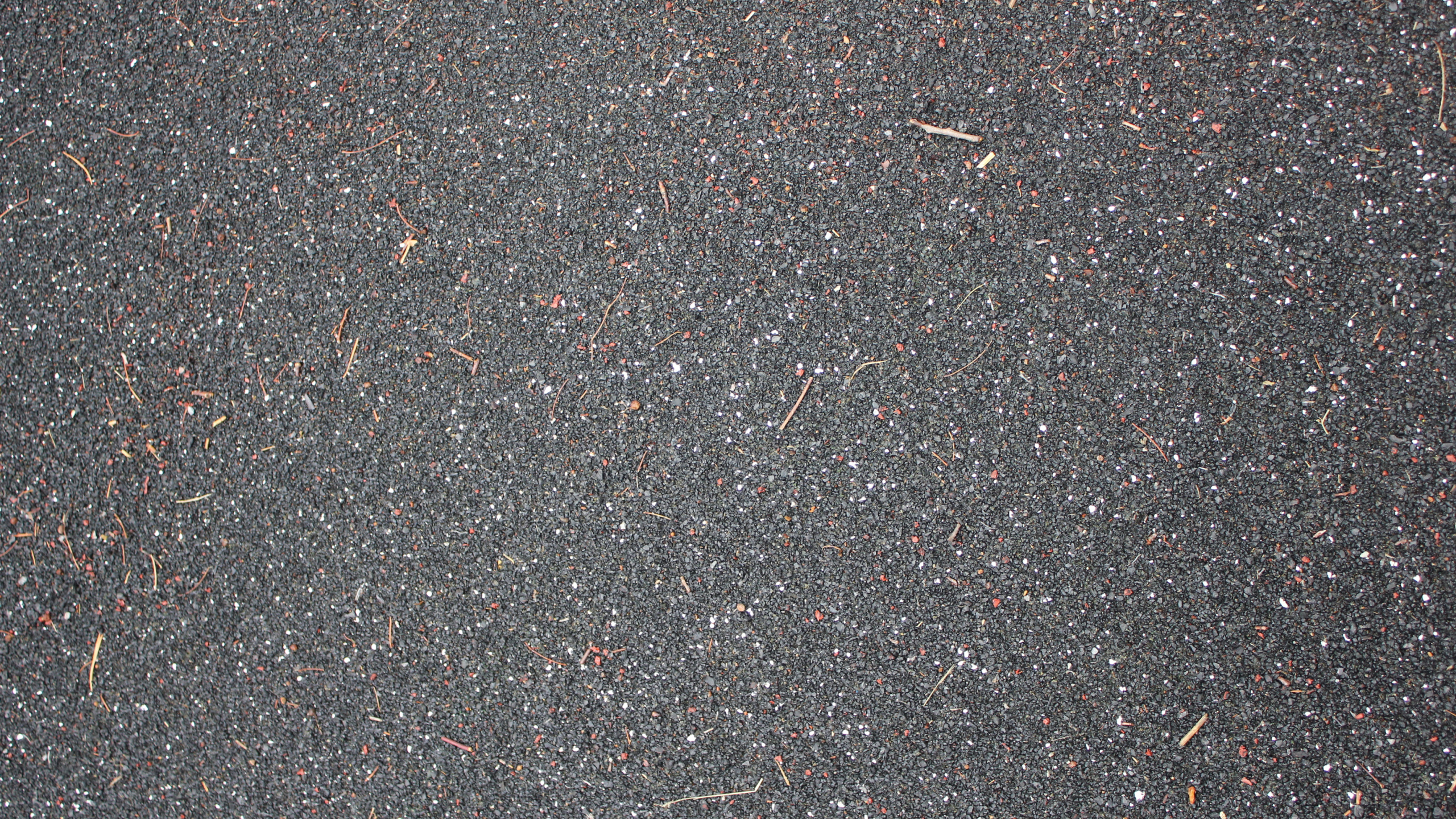 Обои асфальт, дорожное покрытие, черный, смола, гранит в разрешении 2560x1440