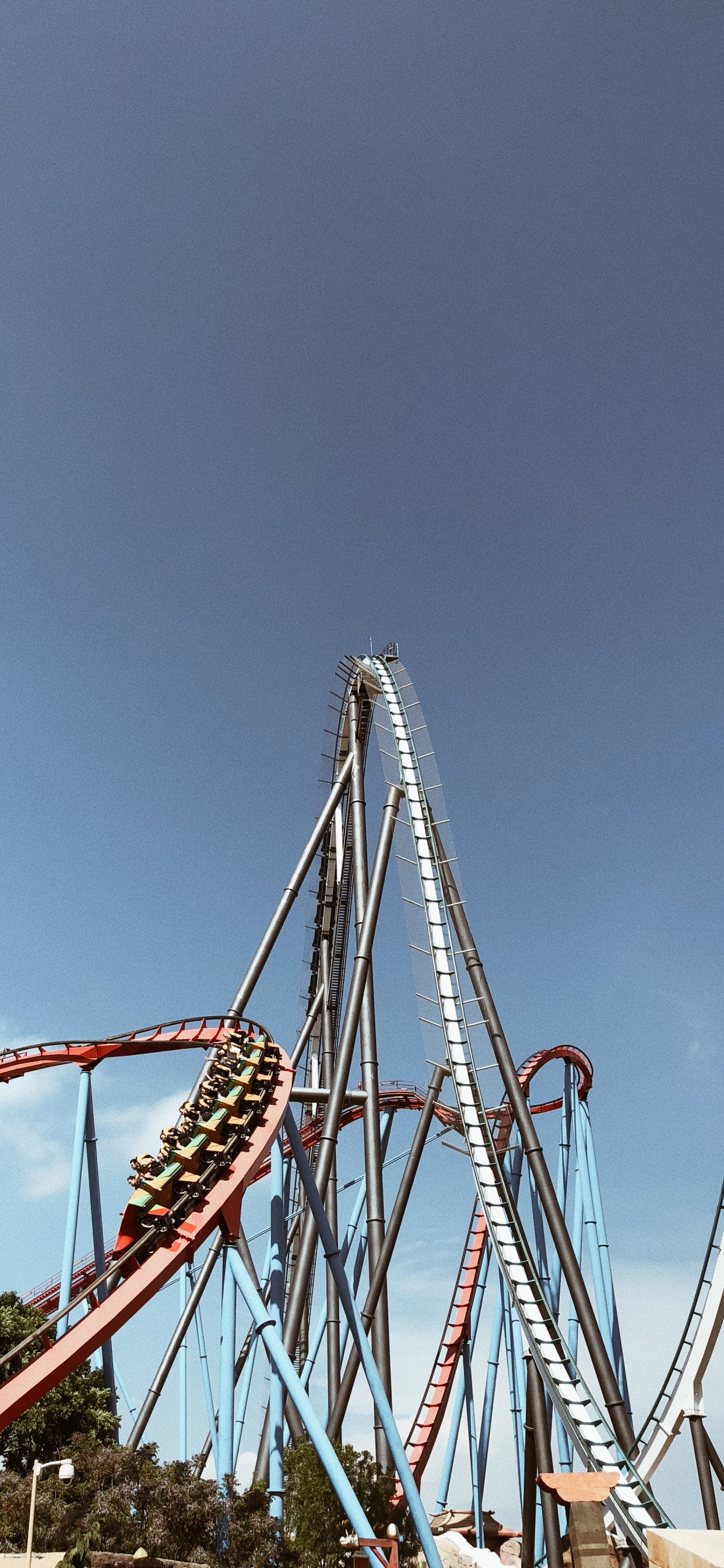 Обои горки, достопримечательность, природа, синий, дневное время в разрешении 1242x2688