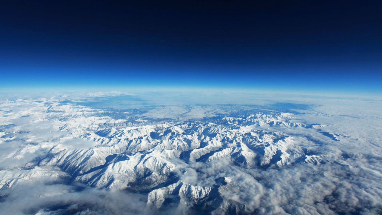 Обои Пиренеи горы в снегу, Пиренеи, Альпы, горный хребет, гора в разрешении 1280x720