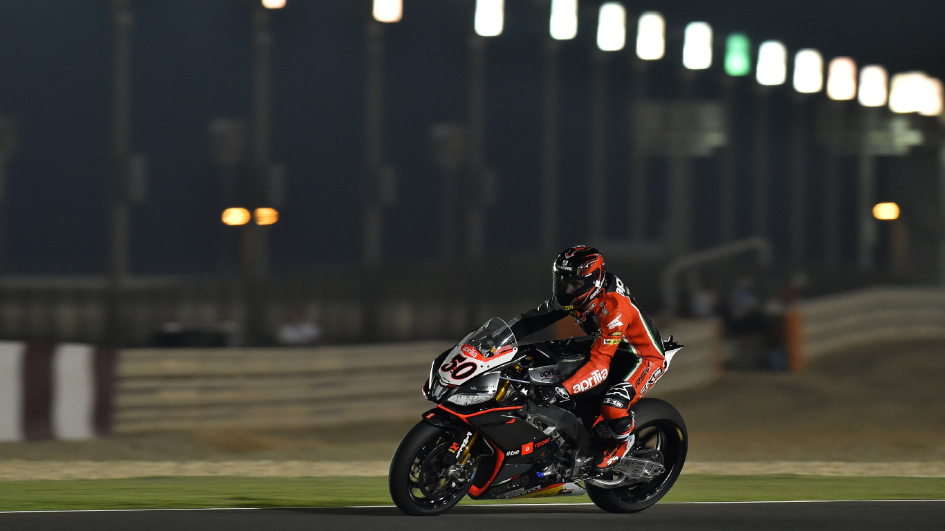 Обои гоночный, мотоцикл, автоспорт, мотогонщик, мотоспорт в разрешении 1366x768