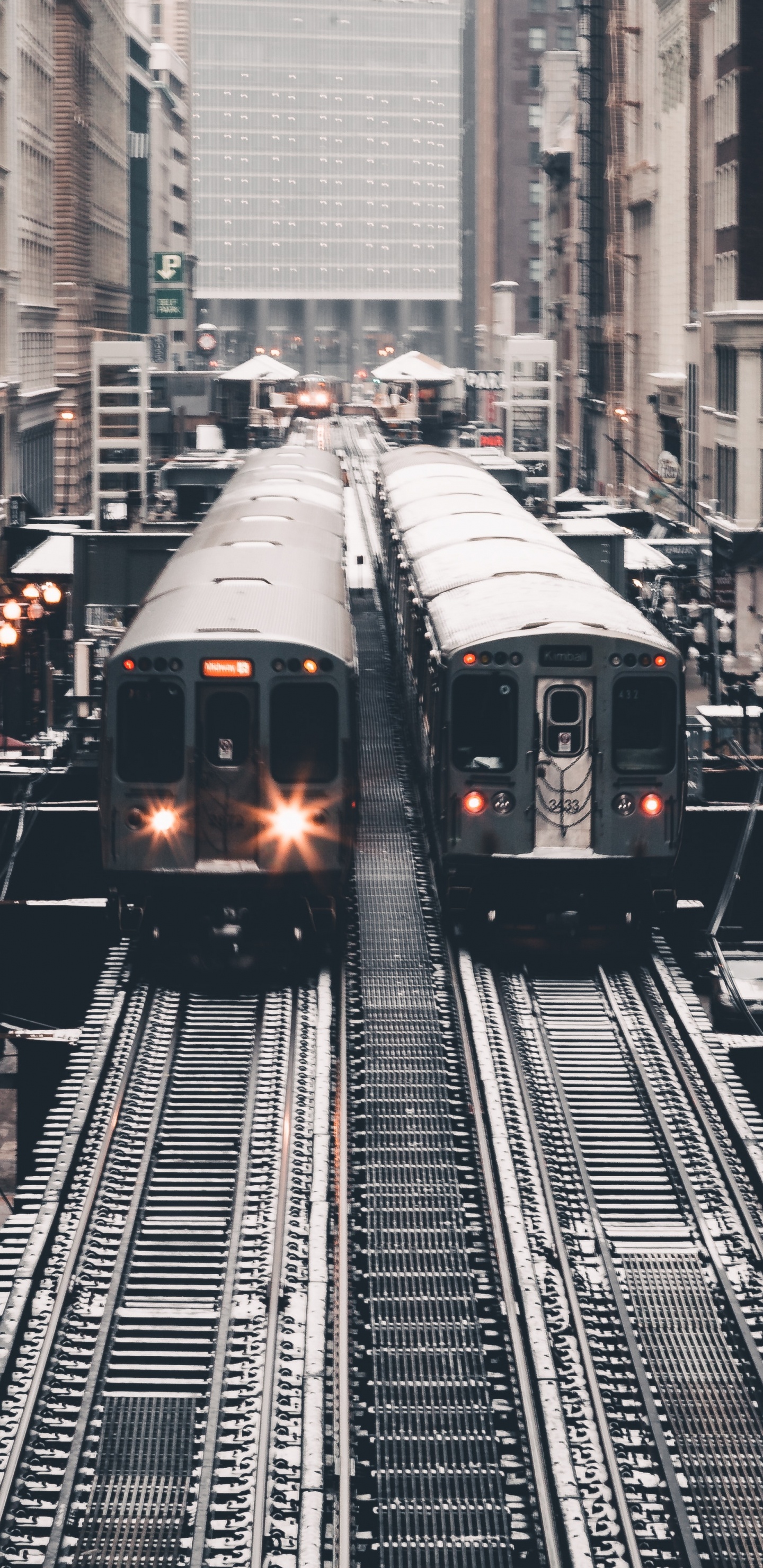 Обои поезд, железнодорожный транспорт, транспорт, городской район, метрополия в разрешении 1440x2960