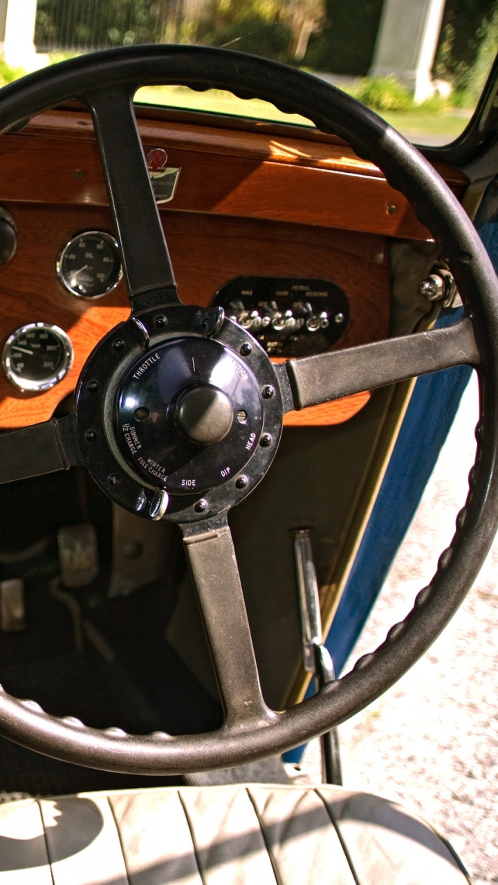 Обои рулевое колесо, Астон Мартин, классический автомобиль, рулевой часть, средний кронштейн в разрешении 720x1280