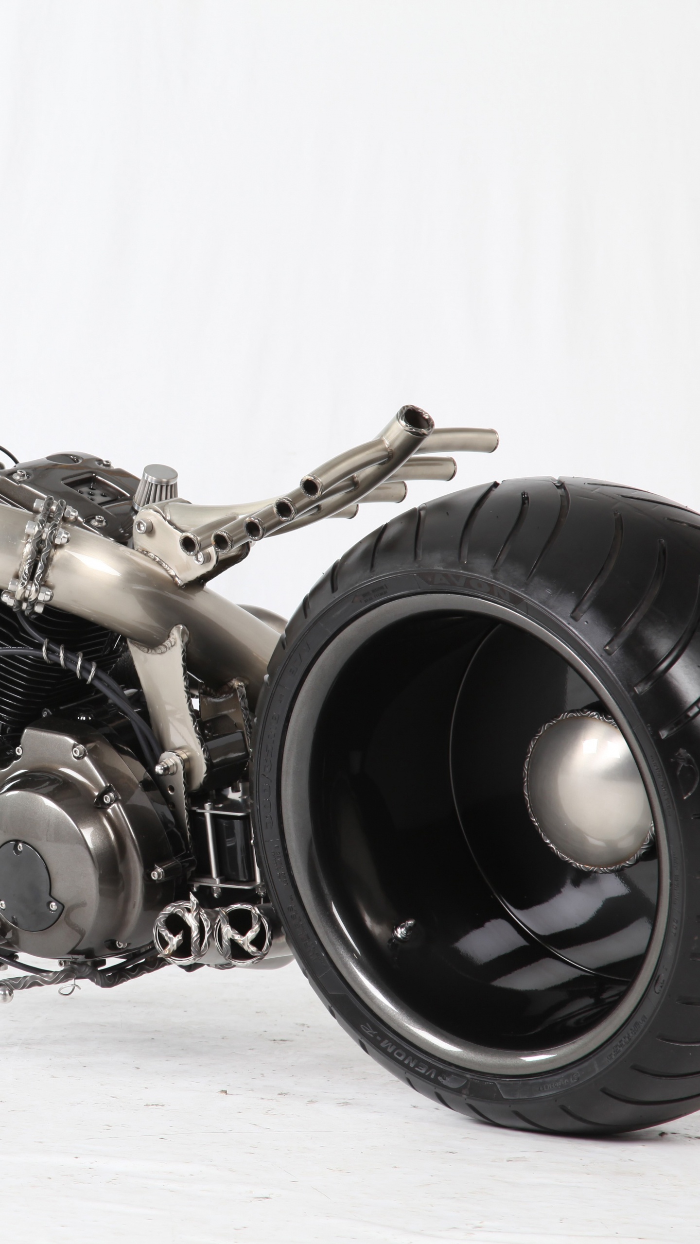 Обои мотоцикл, кастомный мотоцикл, Чоппер, автомобильные шины, шина в разрешении 1440x2560