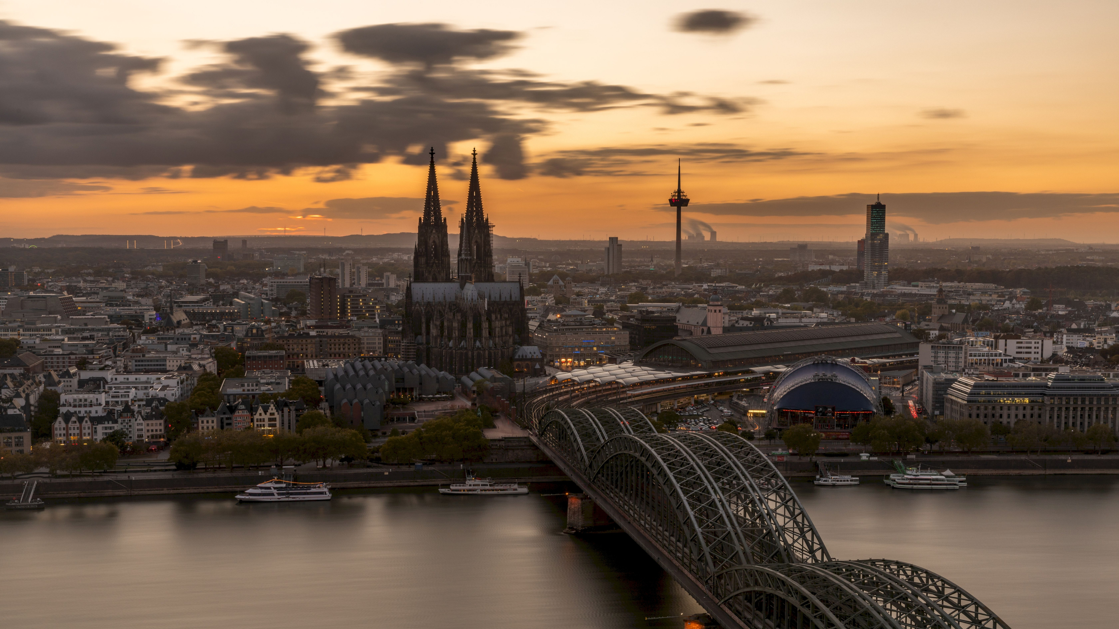 Обои Кельнский Собор, городской пейзаж, ориентир, город, реки в разрешении 3840x2160