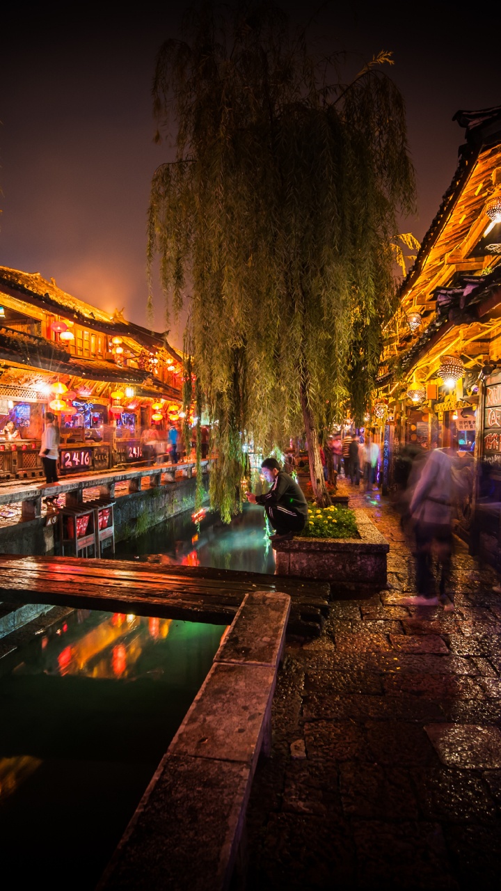Обои Старый город Лицзян, ночь, улица, город, темнота в разрешении 720x1280