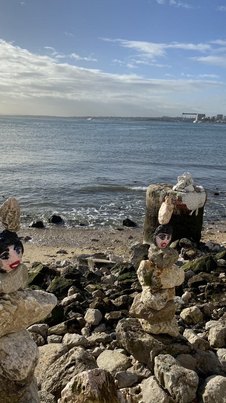 Обои море, вода, доставка валуна м, побережье, туризм в разрешении 750x1334