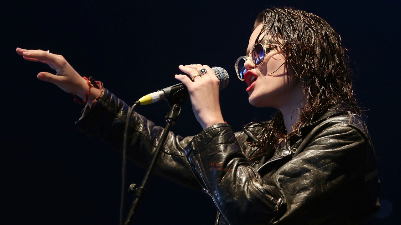 Обои микрофон, музыкант, Представление, музыкальный исполнитель, развлечение в разрешении 1280x720