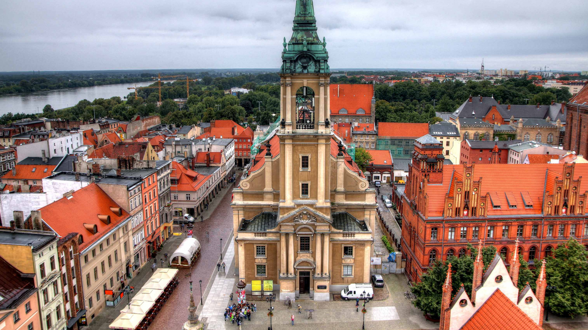 Обои церковь Святого Духа, городок, город, здание, городской пейзаж в разрешении 1920x1080