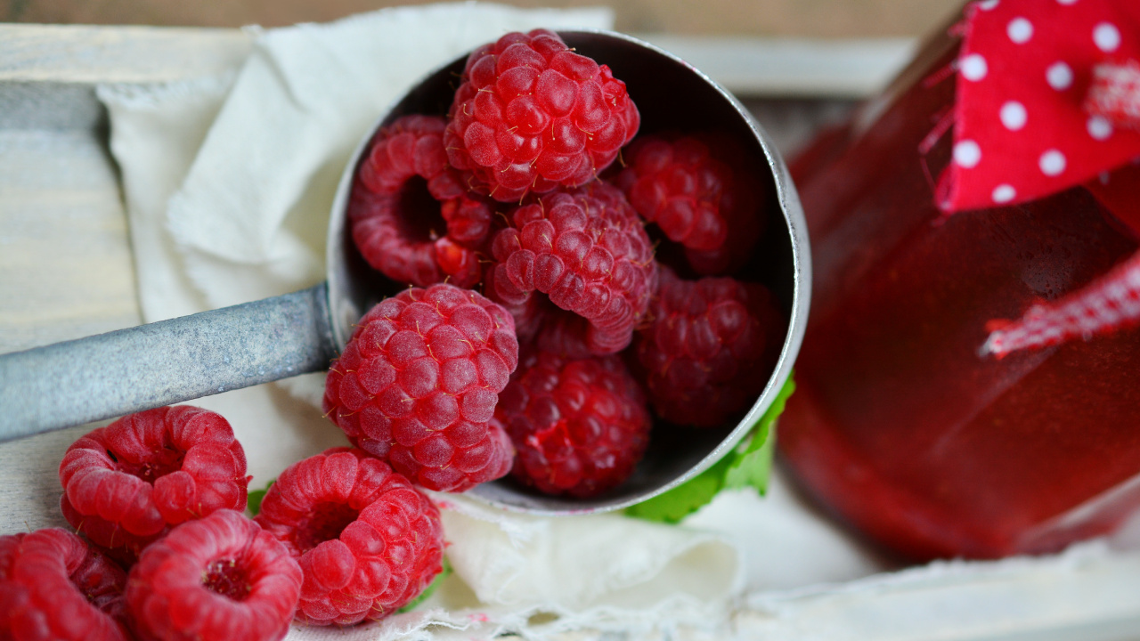 Обои ягоды, фрукты, клубника, пища, природные продукты в разрешении 1280x720