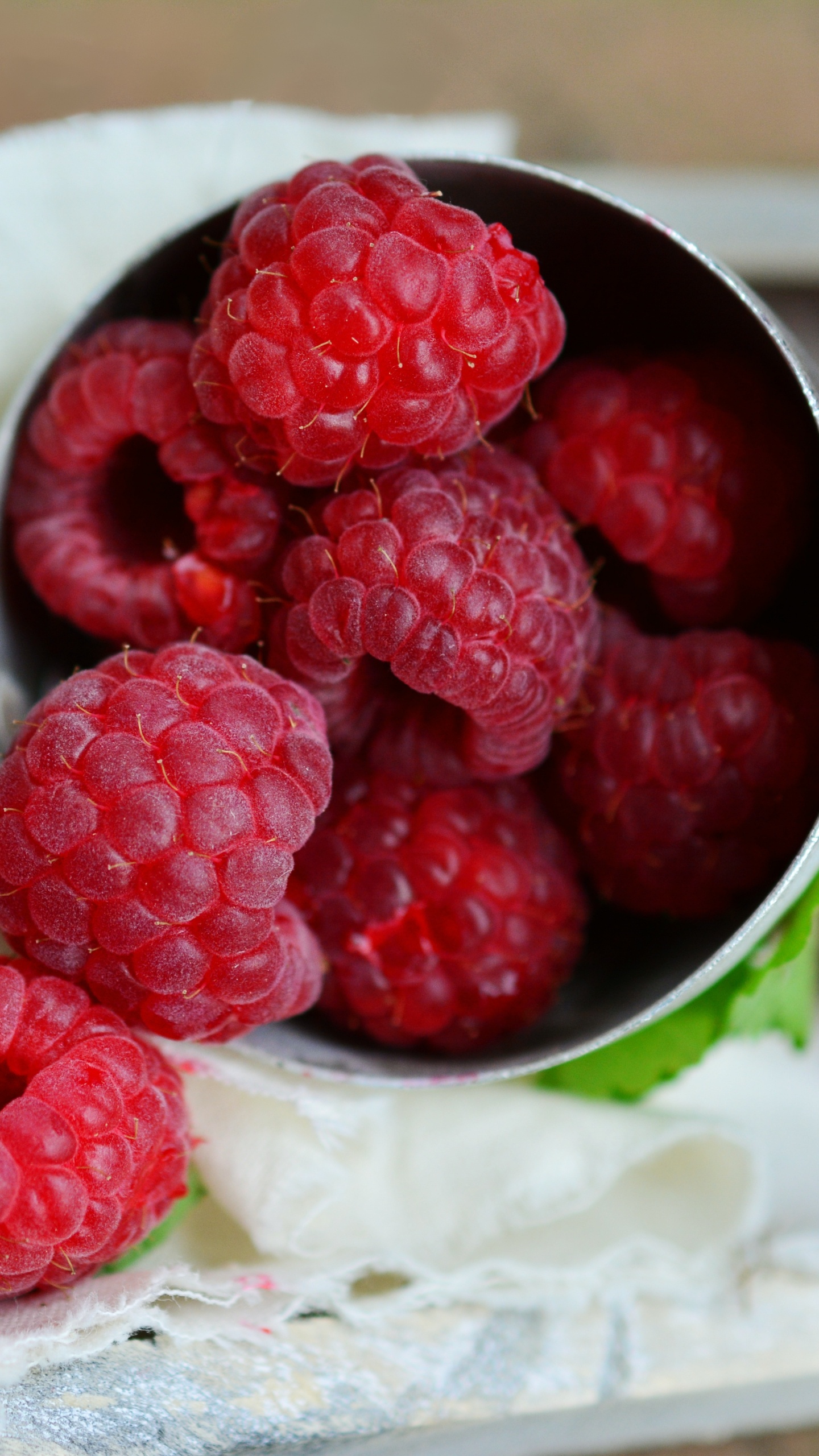 Обои ягоды, фрукты, клубника, пища, природные продукты в разрешении 1440x2560