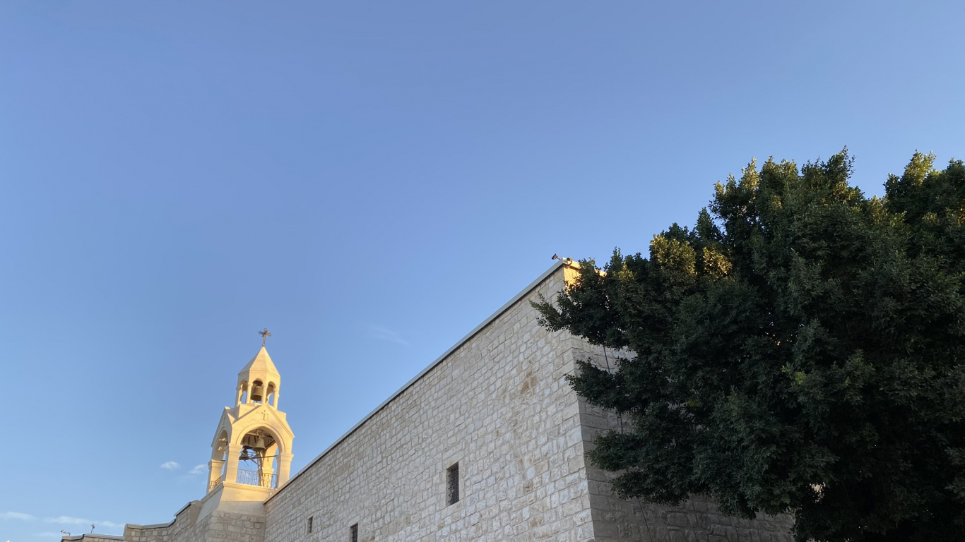 Обои история, средневековая архитектура, арка, место поклонения, часовня в разрешении 1366x768