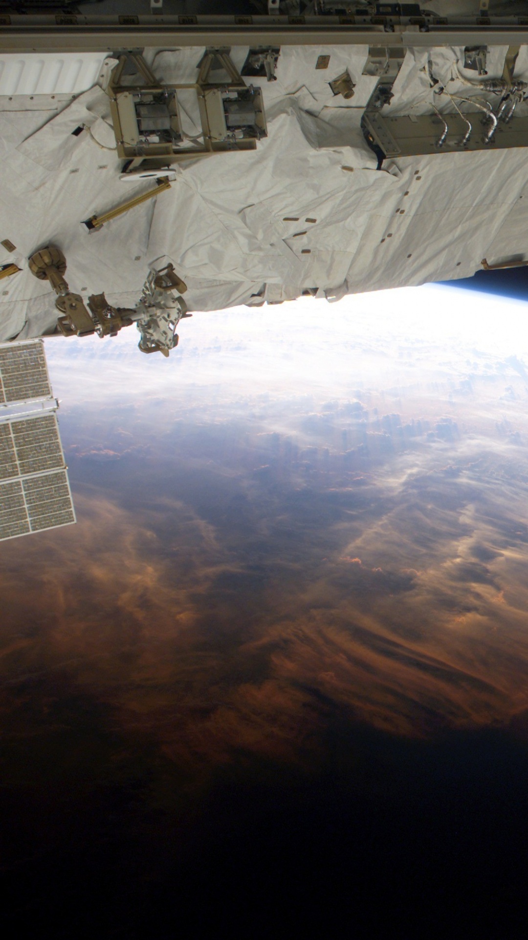 Обои НАСА, Международная космическая станция, земля, космическое пространство, космическая станция в разрешении 1080x1920