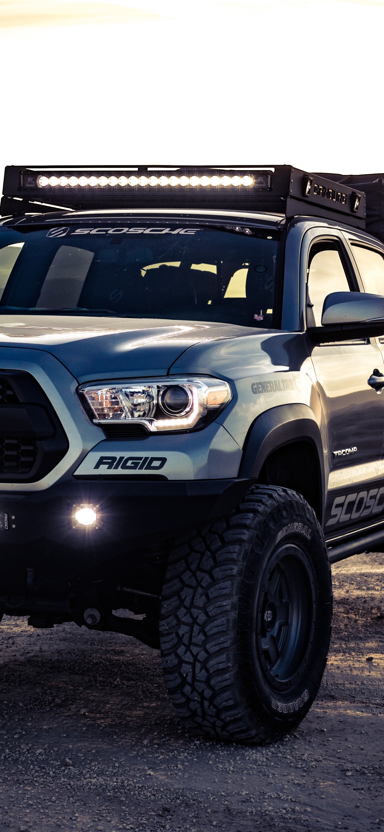 Обои Пикап, Тойота hilux, toyota, авто, автомобильные шины в разрешении 1242x2688