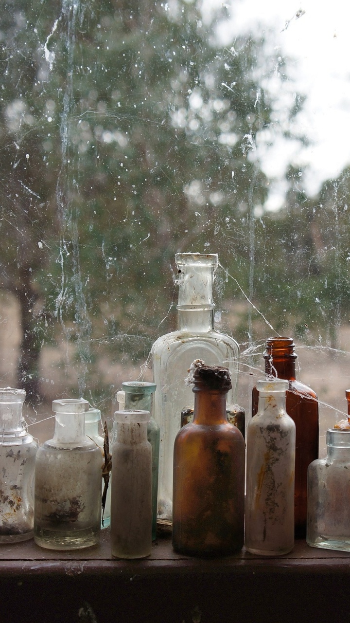 Обои бутылка, стеклянная бутылка, стекло, ликер, крепкий спиртной напиток в разрешении 720x1280